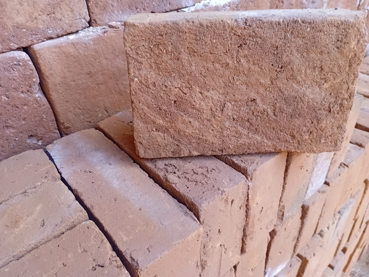 Other image 202508/clay-bricks-price-in-polonnaruwa-wedabima-e6aafb371d.jpeg