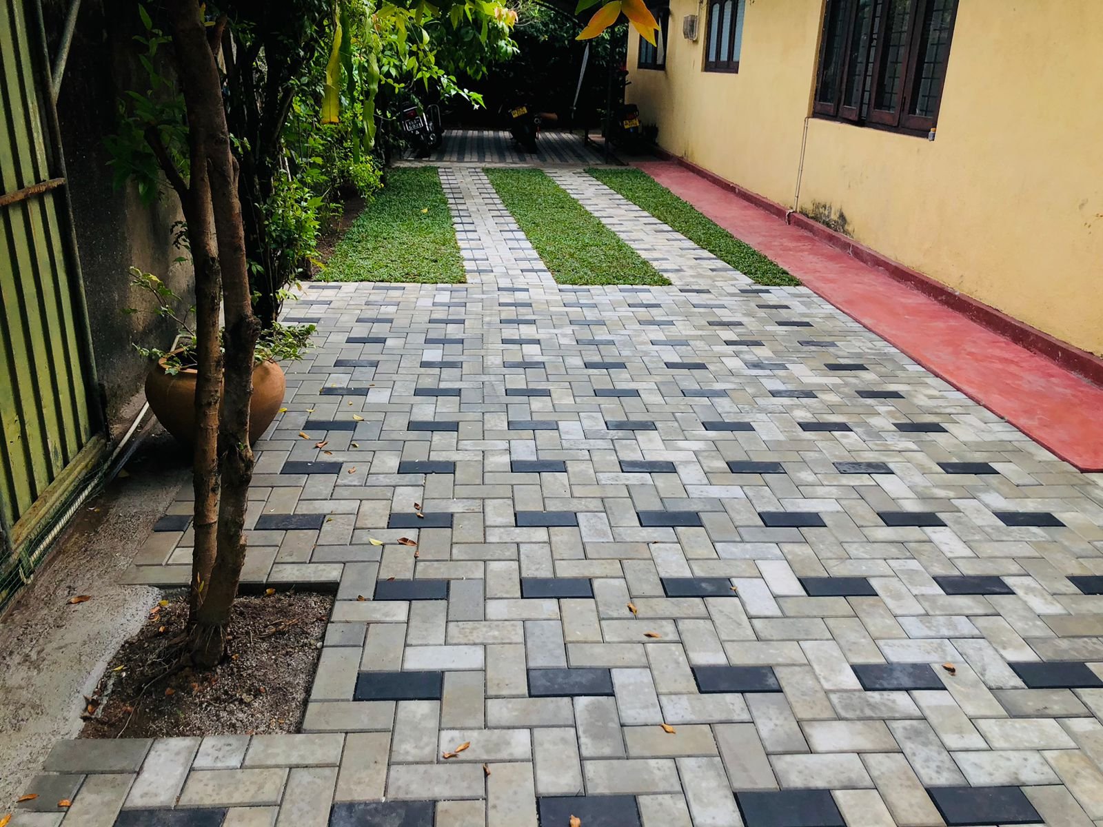 Other image 202509/decorative-interlock-paving-pannipitiya-wedabima-0b0b3fa2b5.jpeg