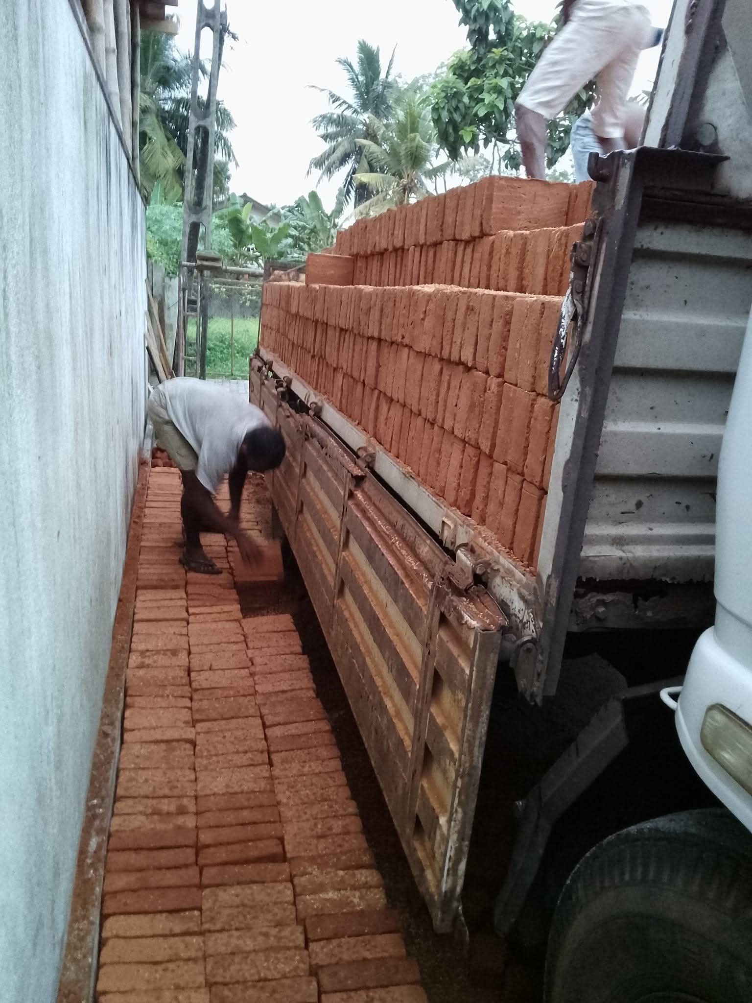 Other image 202509/gadol-transport-in-matale-price-wedabima-cd048f7f32.jpg