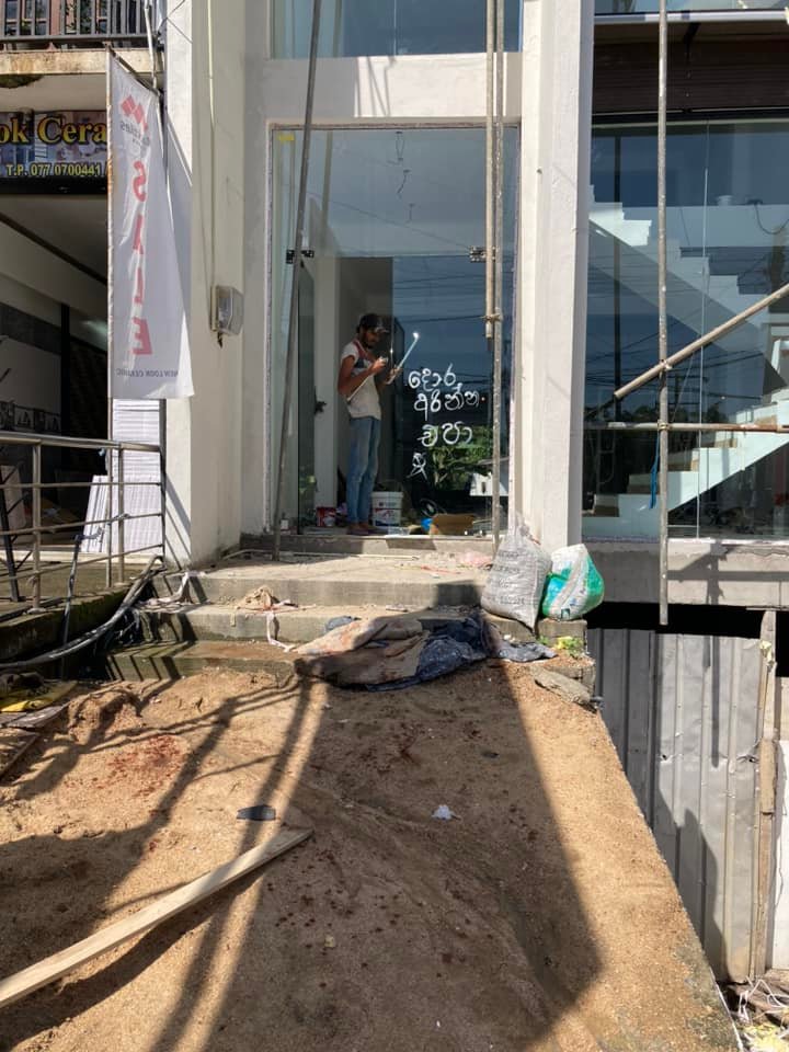 Other image 202509/tempered-glass-contractors-in-gampaha-colombo-wedabima-761a952187.jpg