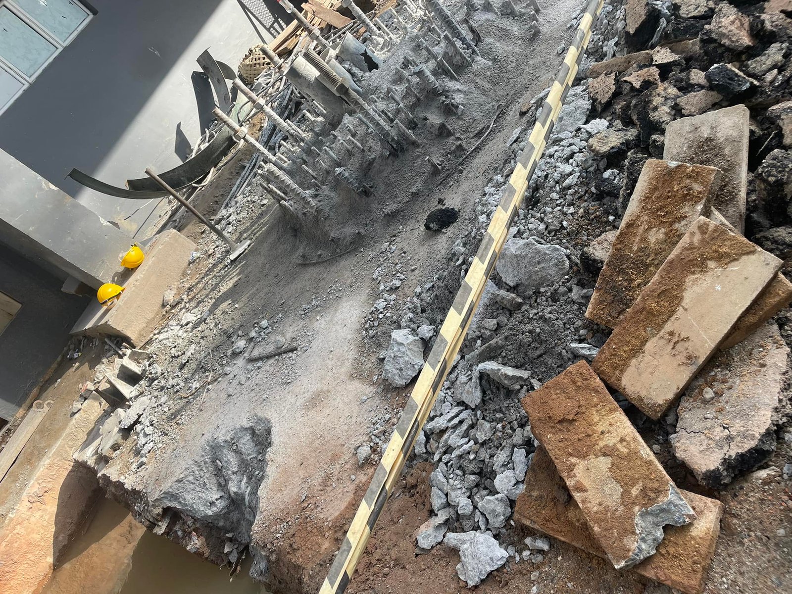 Other image 202510/concrete-demolishing-service-polgahawela-in-colombo-wedabima-a585d968a5.jpg