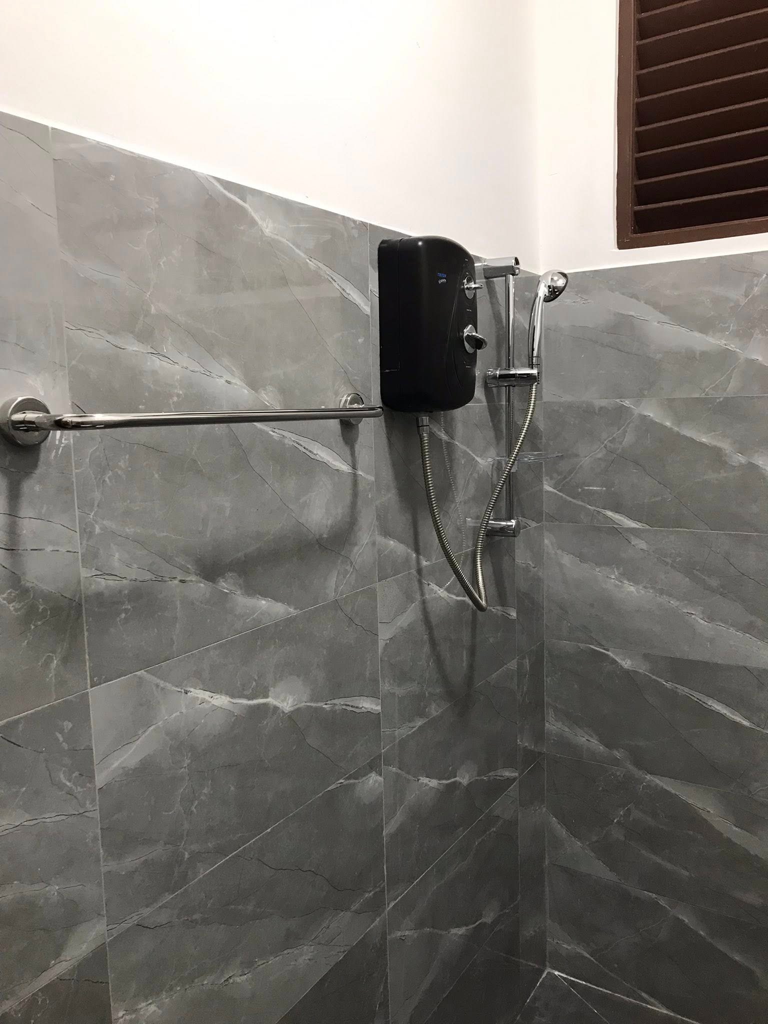Other image 202512/bathroom-tile-work-price-delgoda-colombo-wedabima-b365b80e3a.jpg