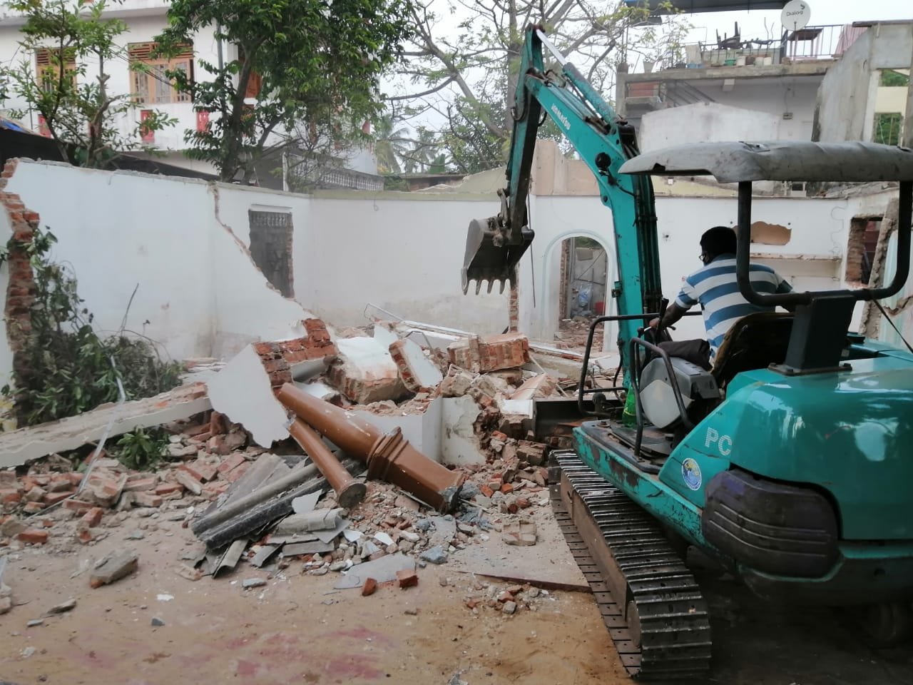 Other image 202512/building-demolition-contractors-colombo-wedabima-c48ff36d86.jpeg