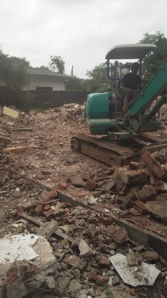 Other image 202512/land-clearing-and-demolition-service-colombo-wedabima-32d76d8418.jpeg
