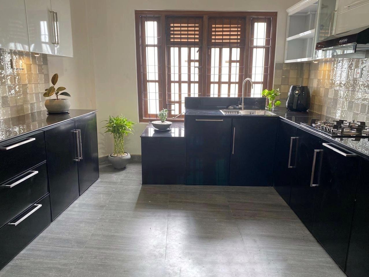 Other image 202601/kitchen-pantry-cupboards-in-colombo-wedabima-e69d1ce2f8.jpg