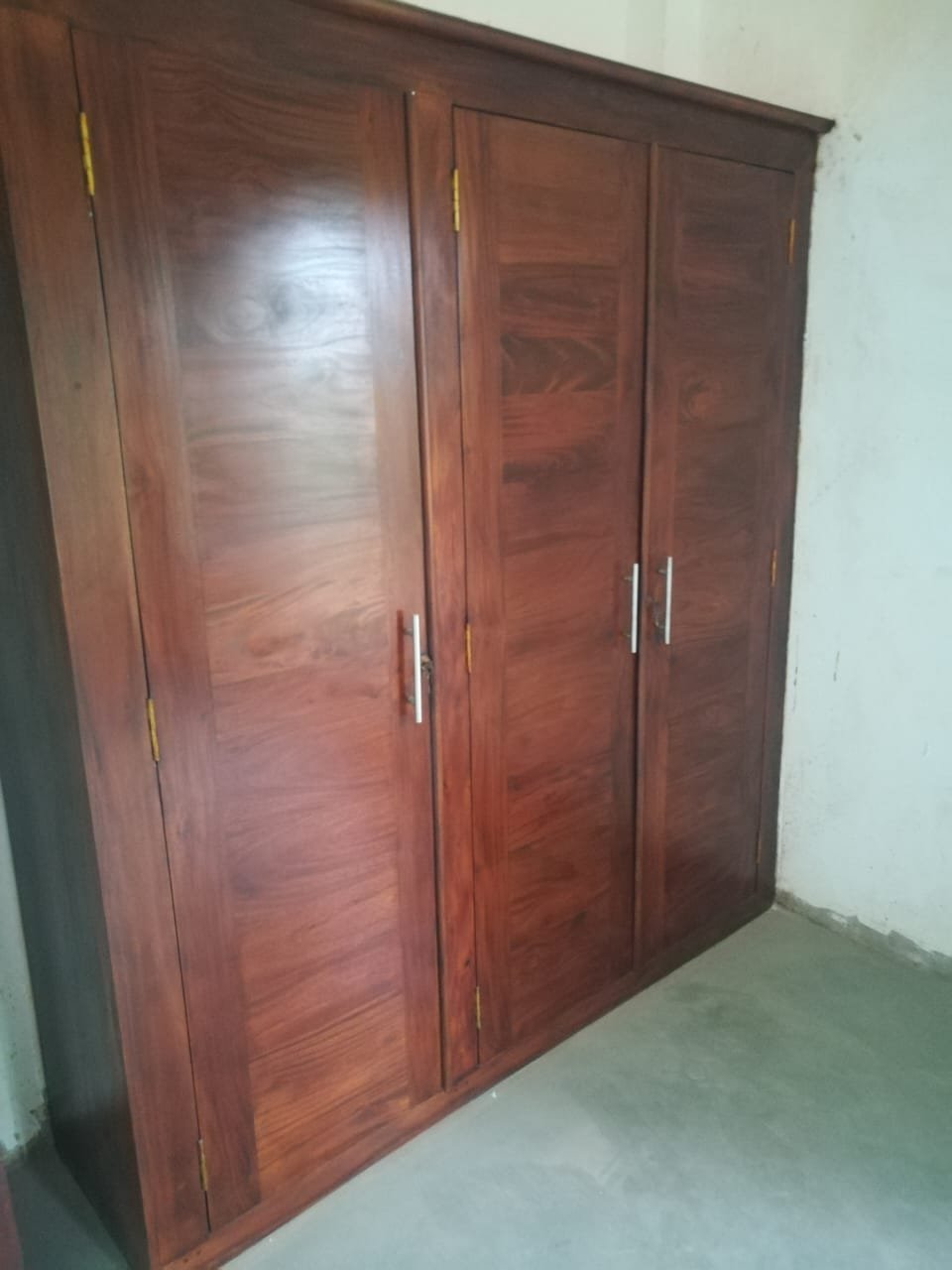 Other image 202601/water-based-wood-painting-contractors-colombo-wedabima-aee9fd27d9.jpeg